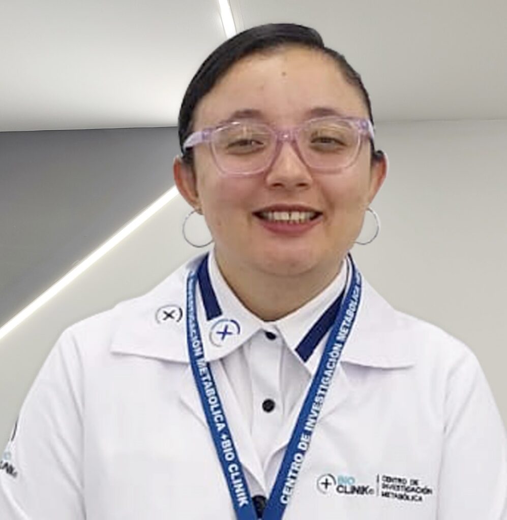 Dra. Nadya Castillo, experta en identificar y gestionar los riesgos metabólicos para prevenir problemas de salud relacionados con el metabolismo.